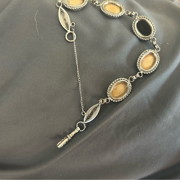 Vintage Elegant Silver and Black Scrimshaw Bracelet - Picture 3 of 4